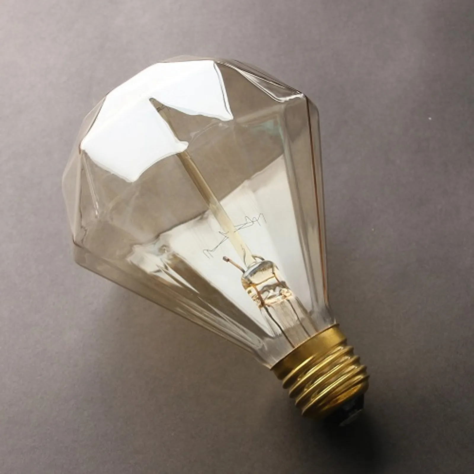 Lâmpada filamento de carbono D95 - Diamante