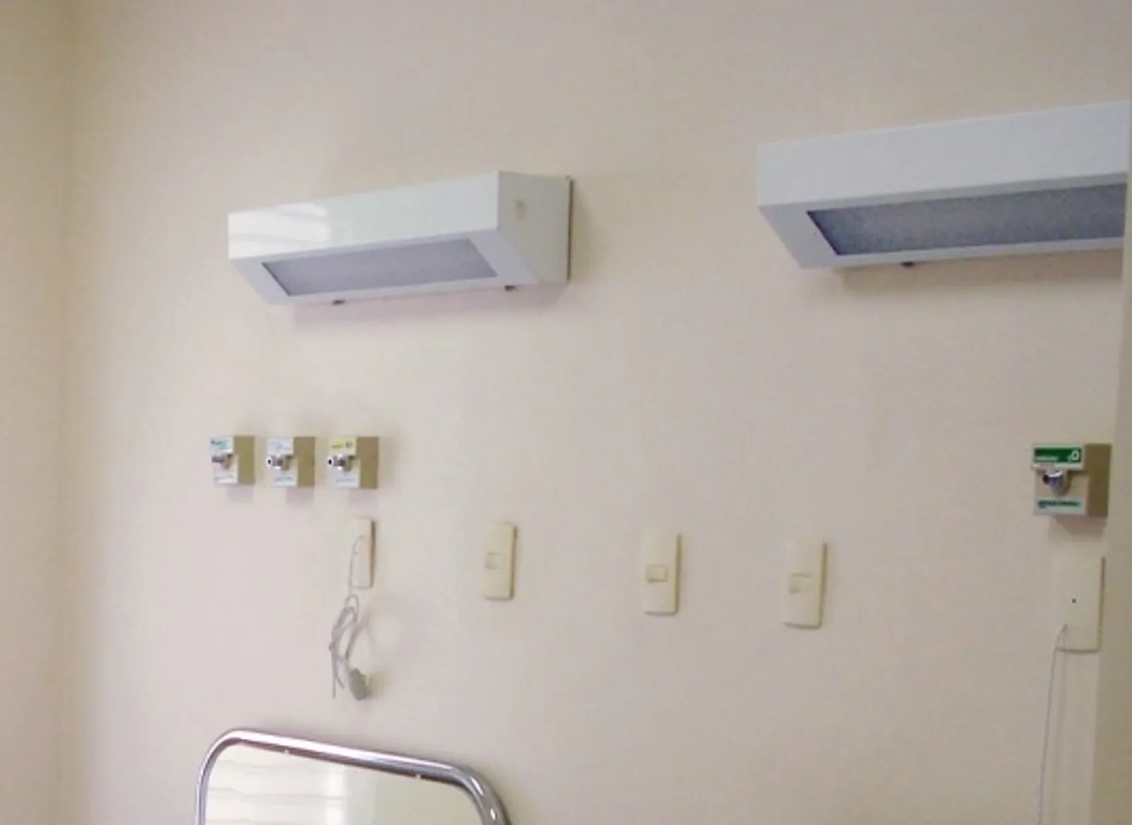 Luminária Leito Hospitalar 2x T8 com Botão