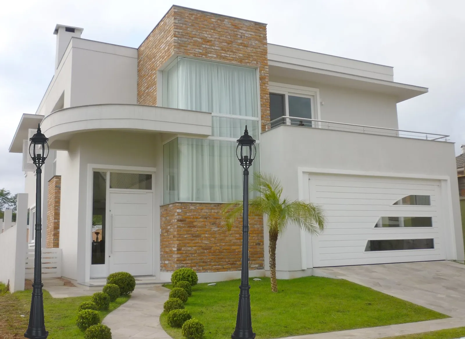 Poste Clássico Decorativo com 2,4m Modelo Francês